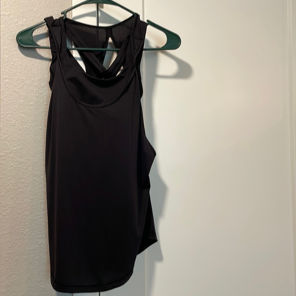 Womens lululemon built in bra top